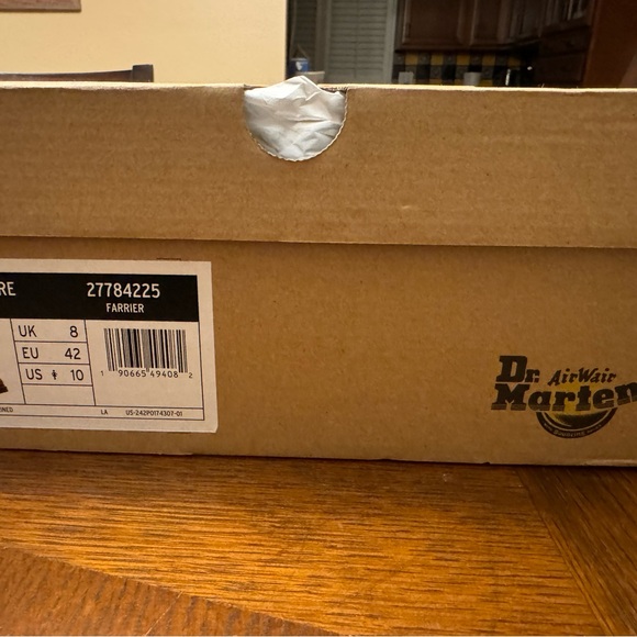 Dr. Martens Leonore Saddle Tan fur lined boot - Picture 2 of 9